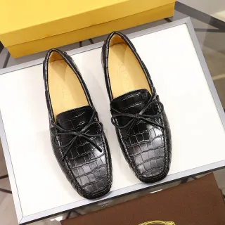 Tod's Gommino Loafer Mocasines negros de cuero con estampado de cocodrilo con laazo
