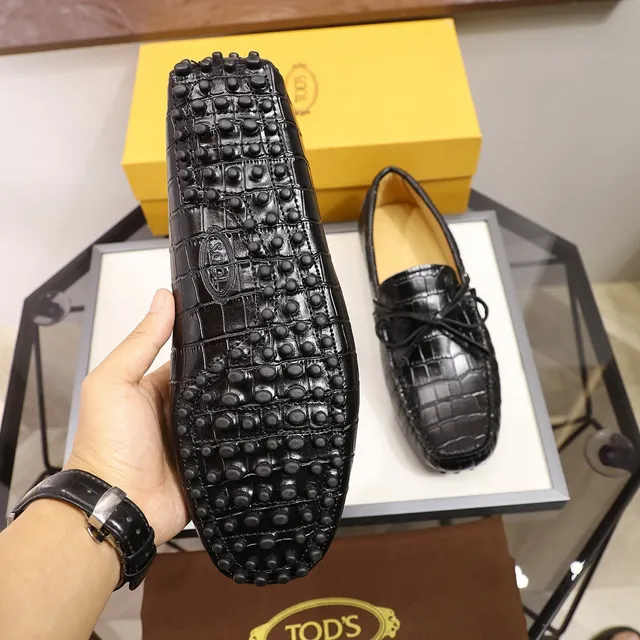 Tod's Gommino Loafer Mocassins noirs en cuir estampé crocodile avec nœud 2