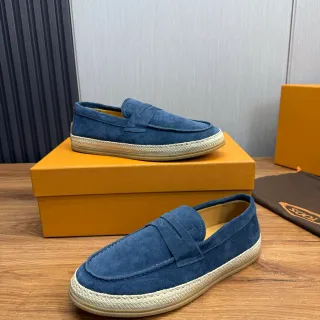 Tod's Gommino Loafer Parte superior de ante azul beige Suela de esparto trenzado Loafer con ribete