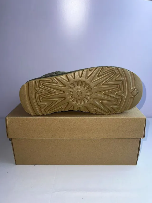 Bottes de neige UGG Army Green Beige suédine élastique sur les côtés 2