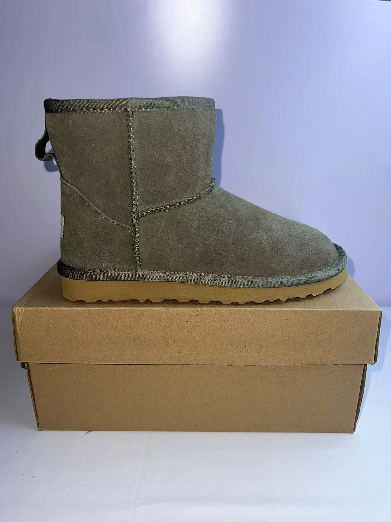 Bottes de neige UGG Army Green Beige suédine élastique sur les côtés 3