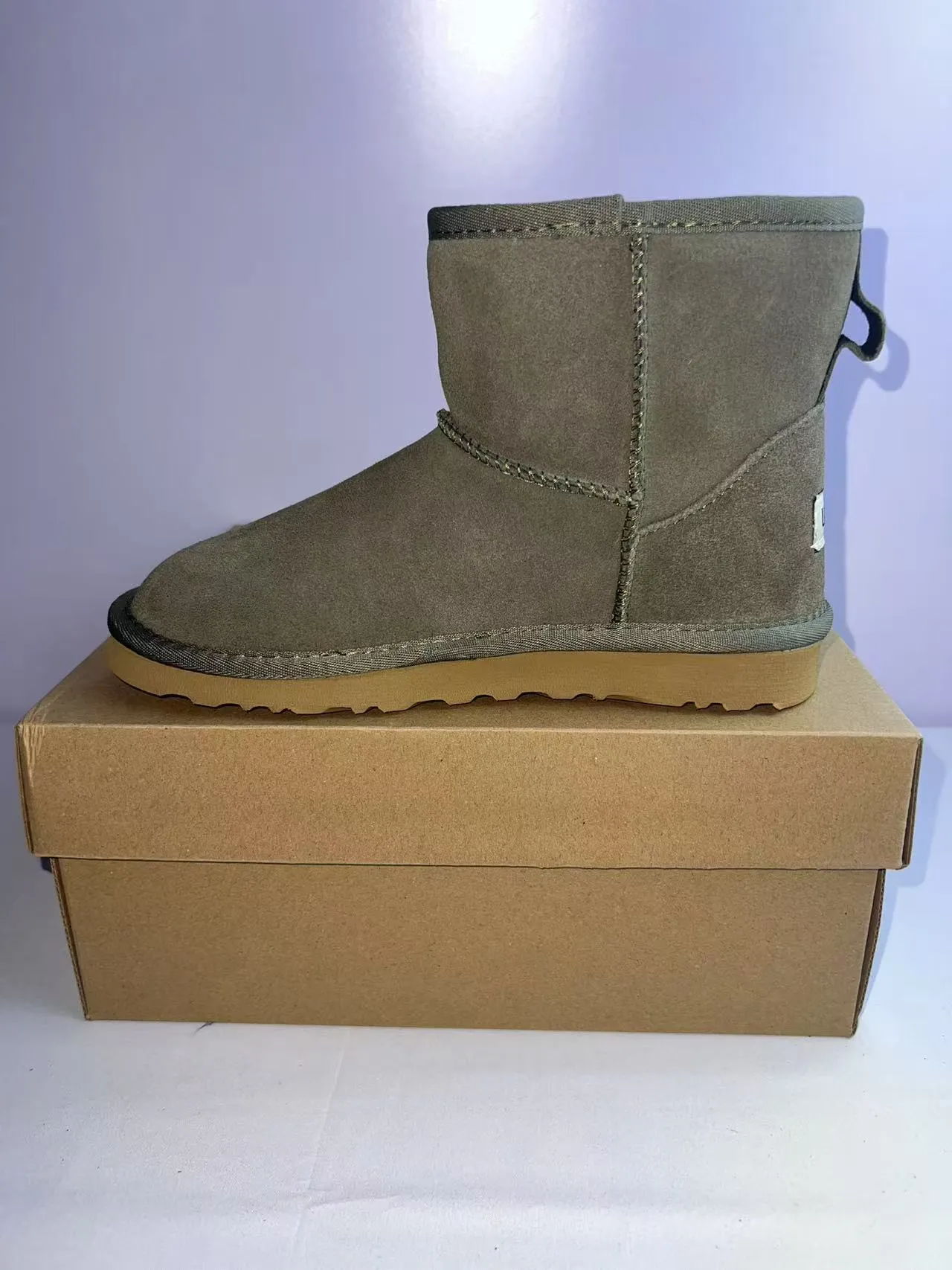 Bottes de neige UGG Army Green Beige suédine élastique sur les côtés 4