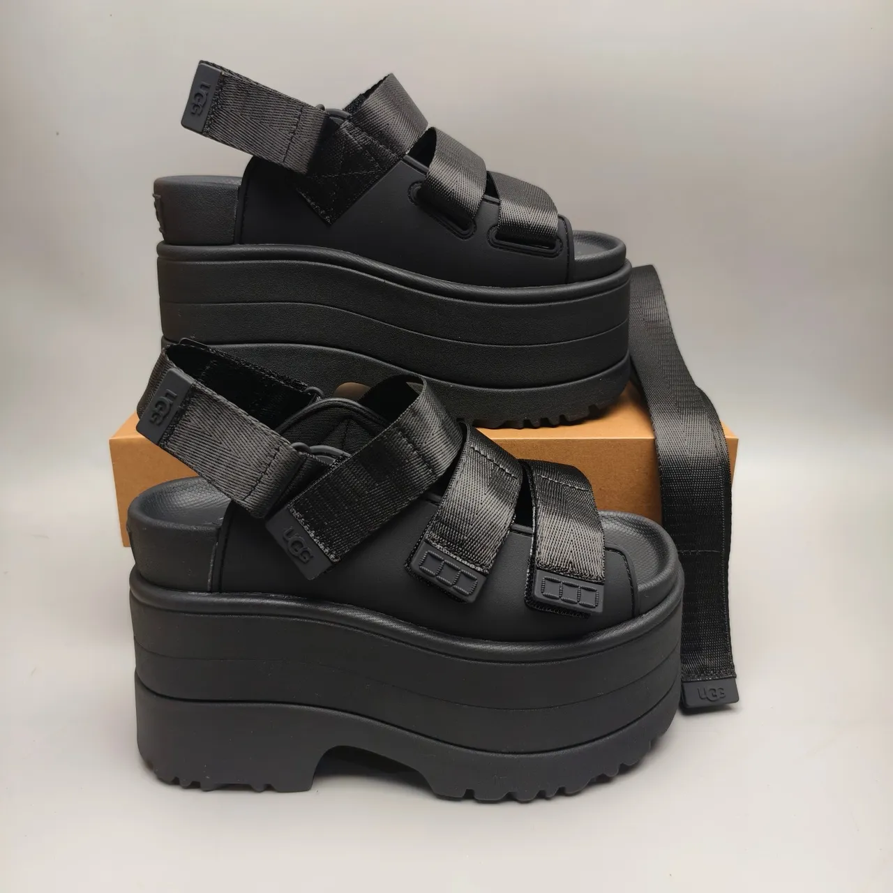 UGG Black Platform Sole Multi-Strap Closure Casual Sandals 5
