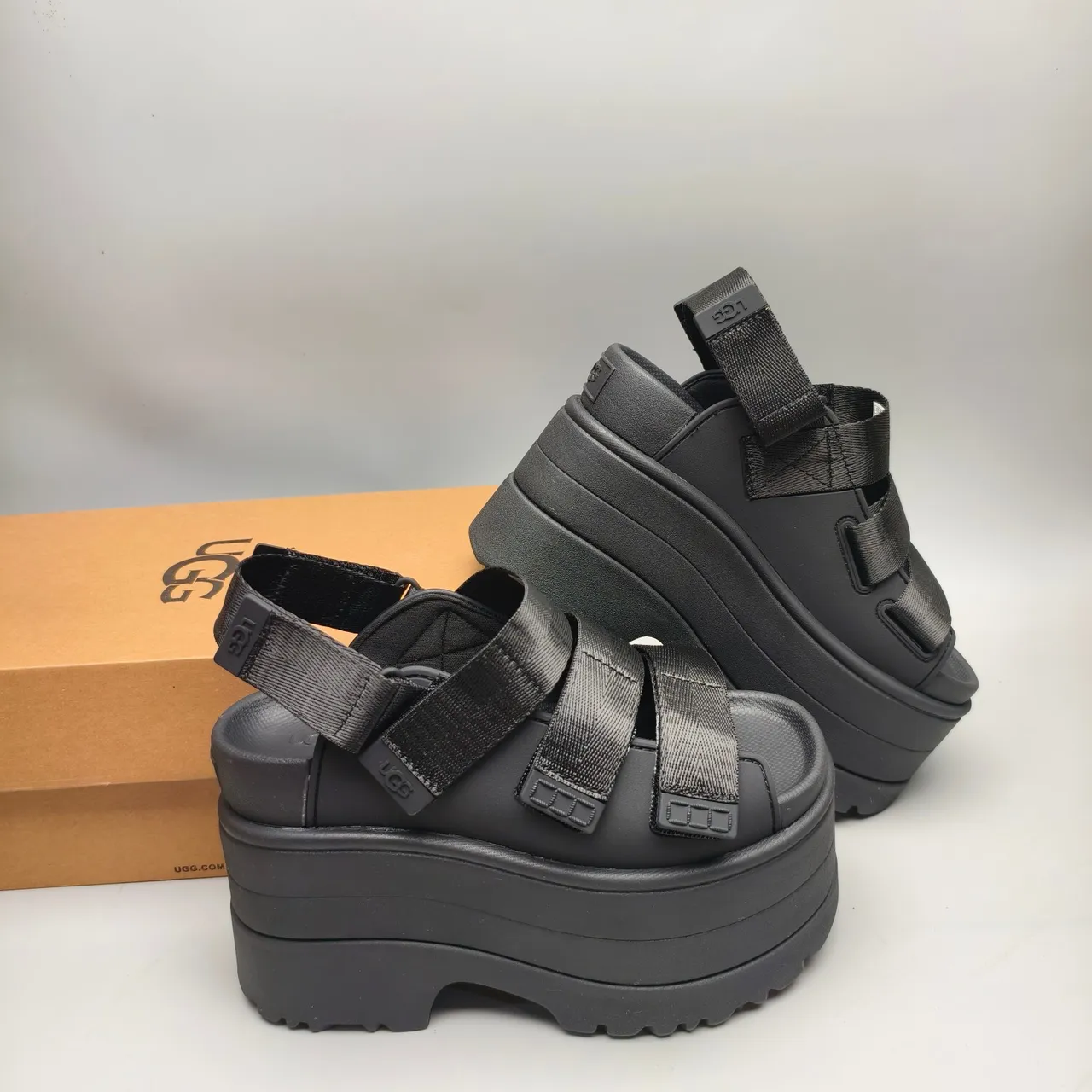 UGG Black Platform Sole Multi-Strap Closure Casual Sandals 6