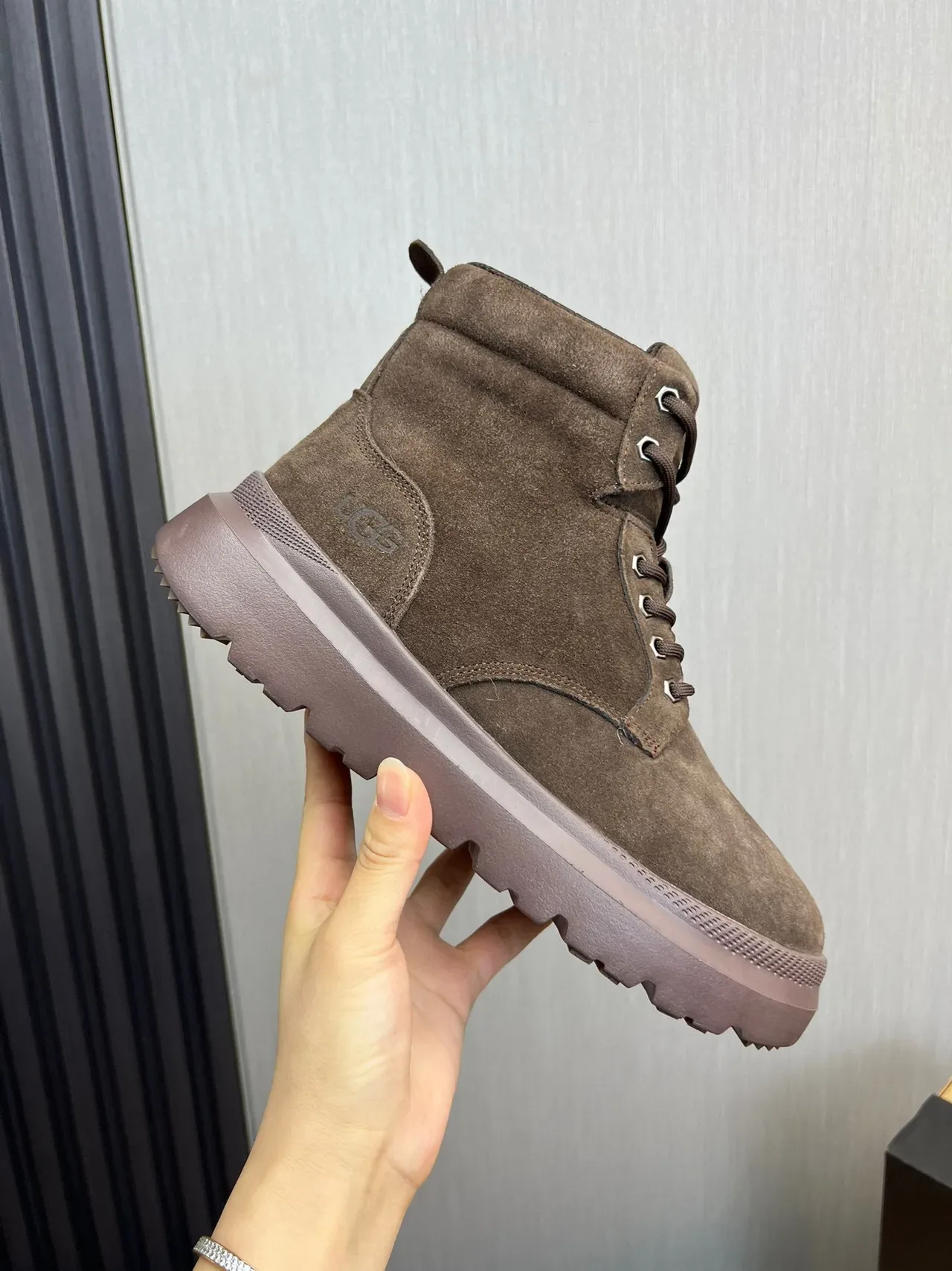 UGG ब्राउन सुड लेस-अप प्लेटफॉर्म वर्क बूट 7