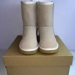 UGG Classic Mini বেজ সুয়েড তুষার বুট