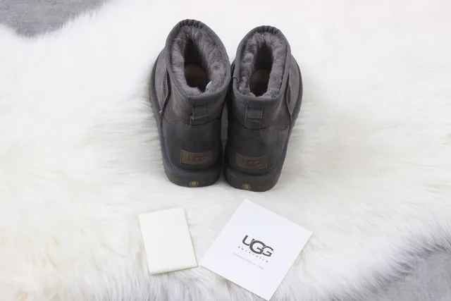 UGG Classic Mini Charcoal Gray Suede Shearling-Lined Snow Boots 6