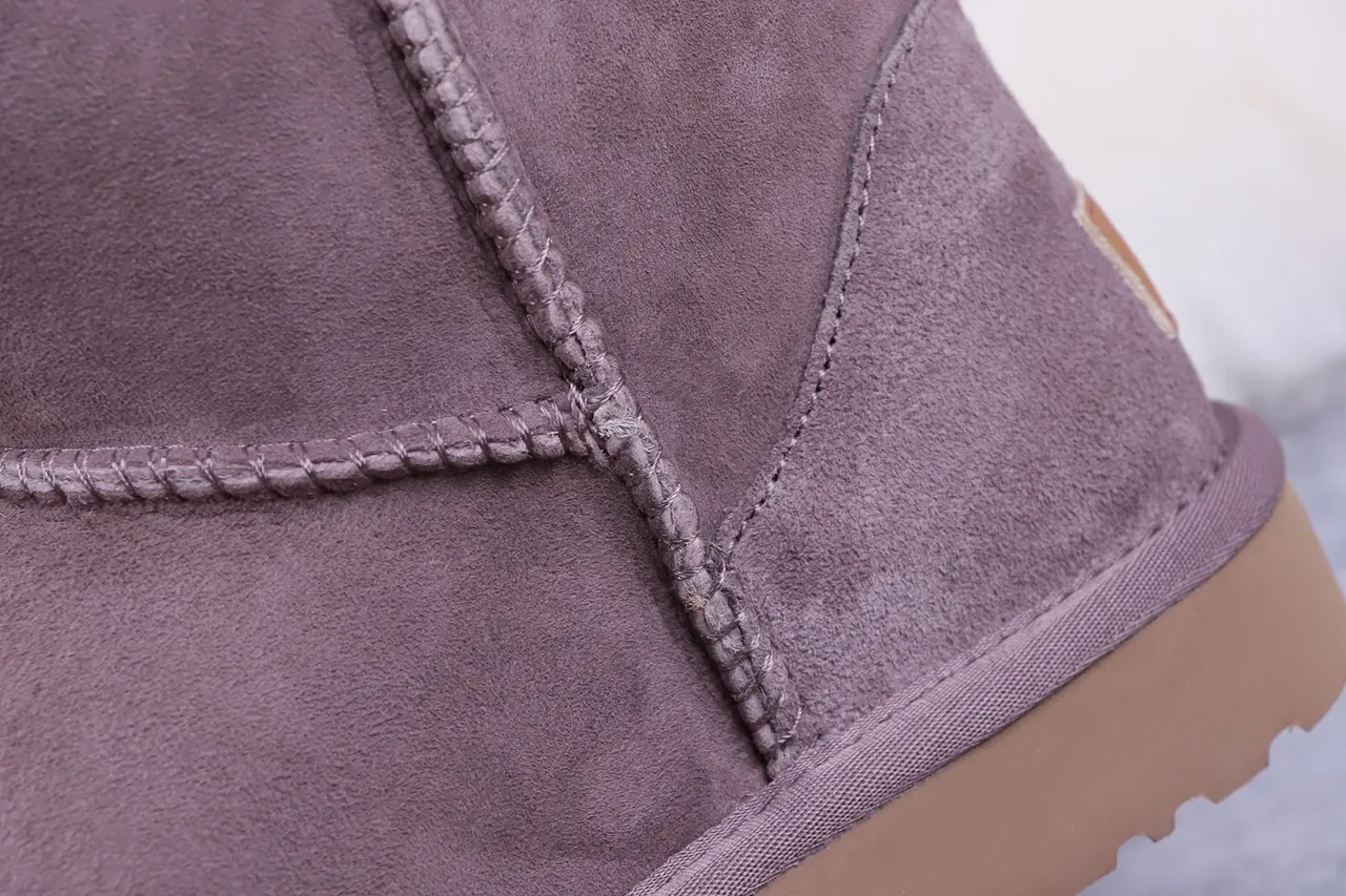 Bottes de Neige UGG Classic Mini en Daim Dusty Mauve Doublées en Shearling 3