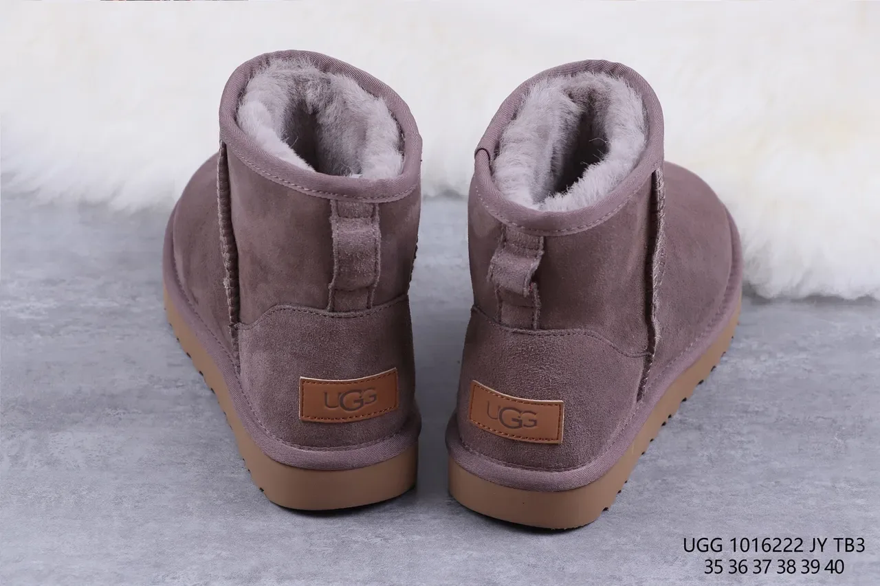 Bottes de Neige UGG Classic Mini en Daim Dusty Mauve Doublées en Shearling 8