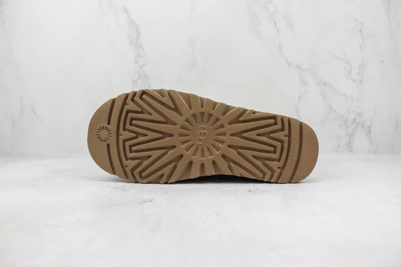 UGG Classic Short চেস্টনাট সুয়েড শিয়ারলিং লাইন্ড স্নো বুট 7