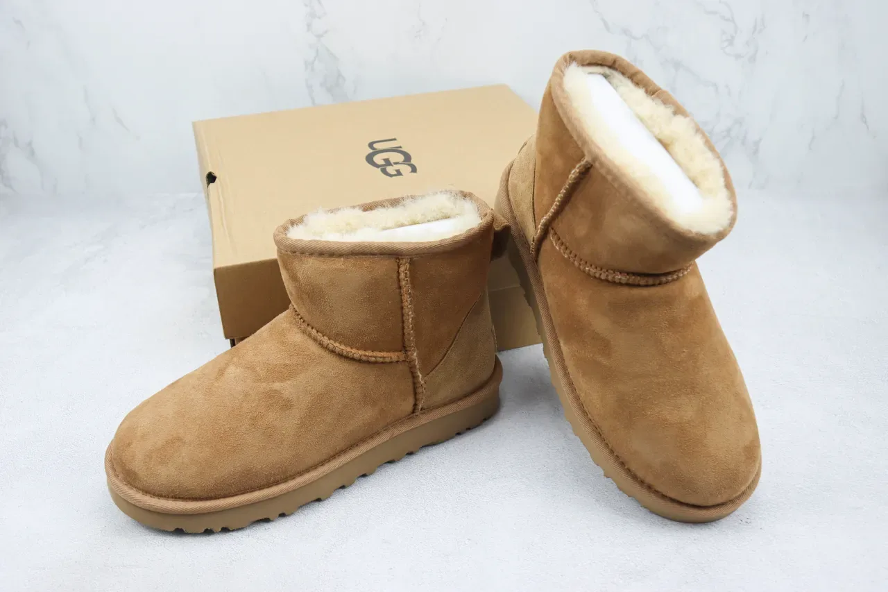 UGG Classic Short চেস্টনাট সুয়েড শিয়ারলিং লাইন্ড স্নো বুট 9