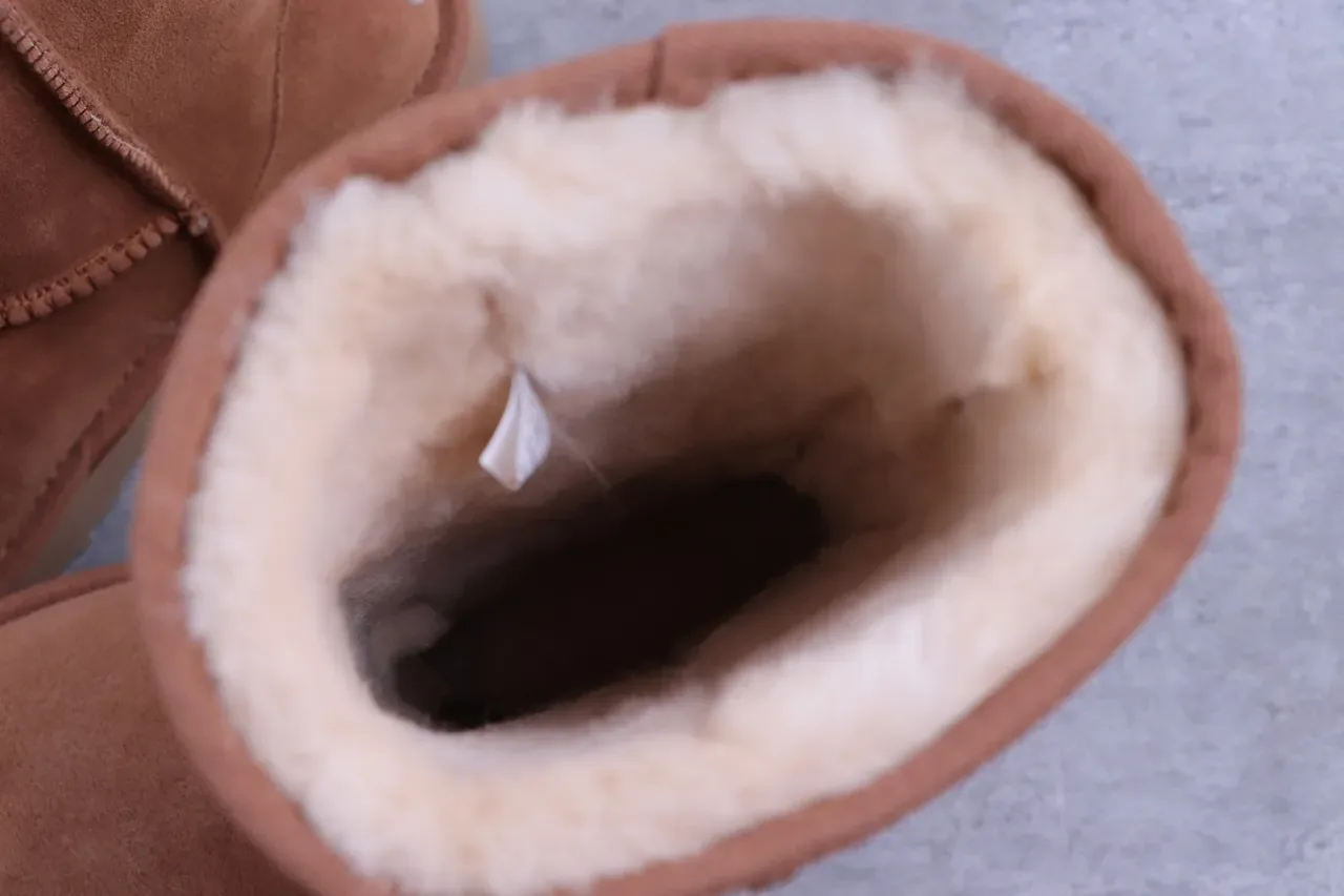 UGG Botas de media caña Classic Tall en ante Chestnut forradas de shearling 2