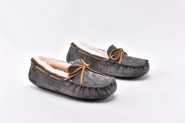 UGG Dakota Charcoal Gray Suede Shearling-Lined Loafers 9