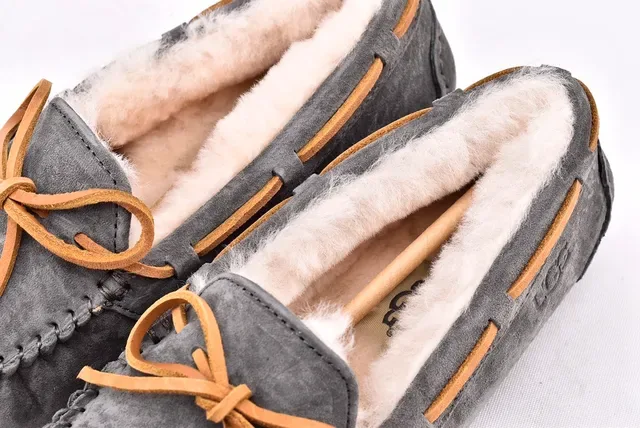 UGG Dakota Charcoal Gray Suede Shearling-Lined Loafers 11