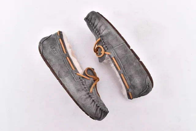 UGG Dakota Charcoal Gray Suede Shearling-Lined Loafers 12