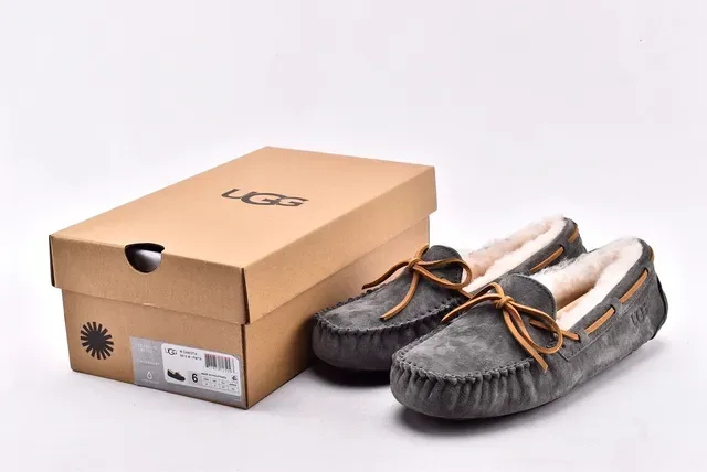 UGG Dakota Charcoal Gray Suede Shearling-Lined Loafers 15