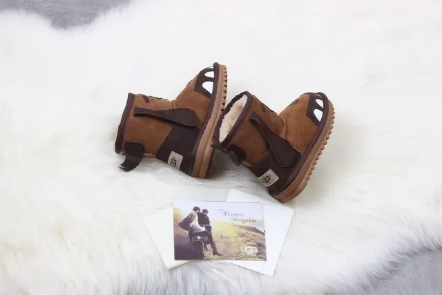 UGG Kids Dog-Face Shearling-Lined Brown Snow Boots 4