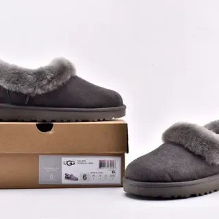 UGG Nita حذاء كاجوال من سويد رمادي أعلى مع طوق صوف مطوي