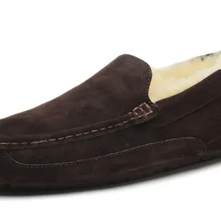 UGG Tasman حذاء لوفر بني مصنوع من السويد مع لينينج من الشيرلينج