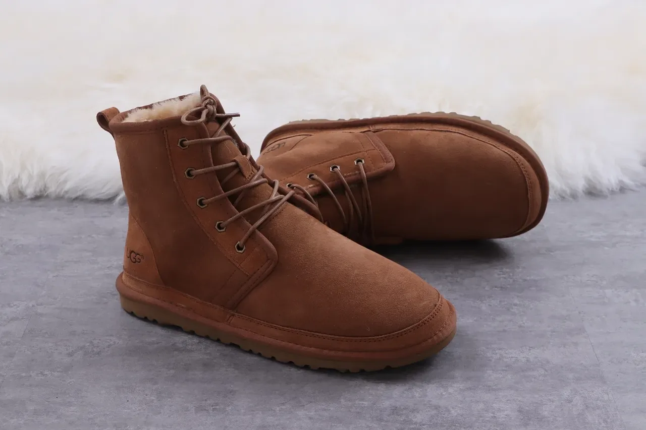 UGG Tasman Bottes de Neige Marron Châtain en Daim avec Doublure en Peau de Mouton 4