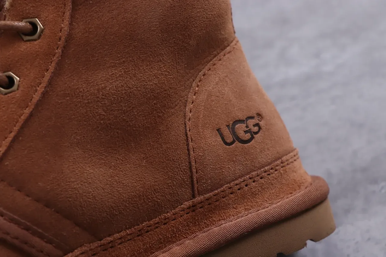 UGG Tasman Bottes de Neige Marron Châtain en Daim avec Doublure en Peau de Mouton 8