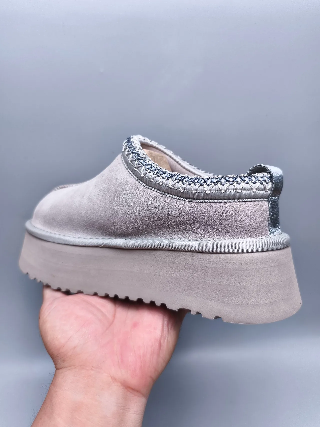 UGG Tasman gris beige, semelle plateforme, décoration de bordure de col tressé, chaussures casual 4