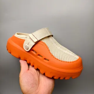 UGG Tasman كلوج برتقالي وبيج شبكي