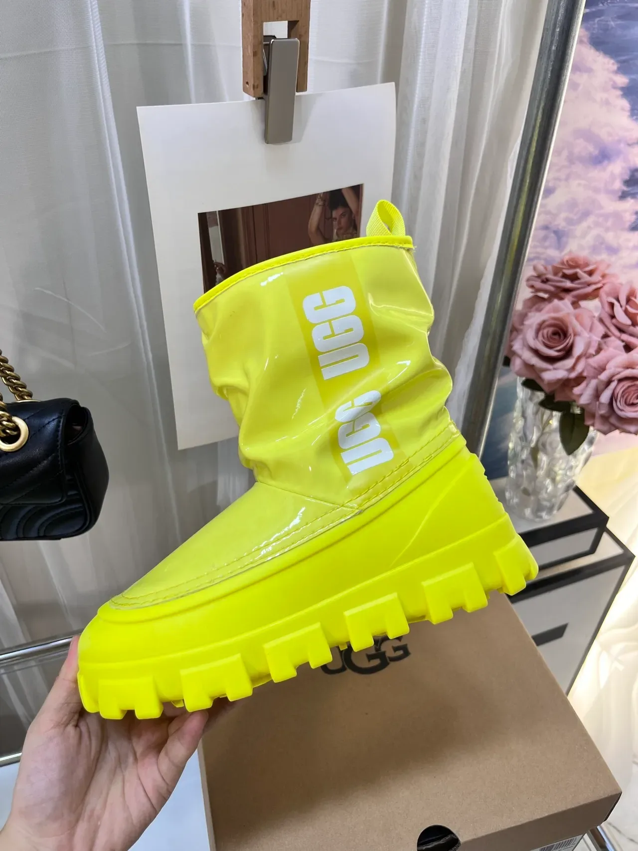 UGG Yellow Glossy Patent-Like Upper Chunky Lug Sole Snow Boots 8