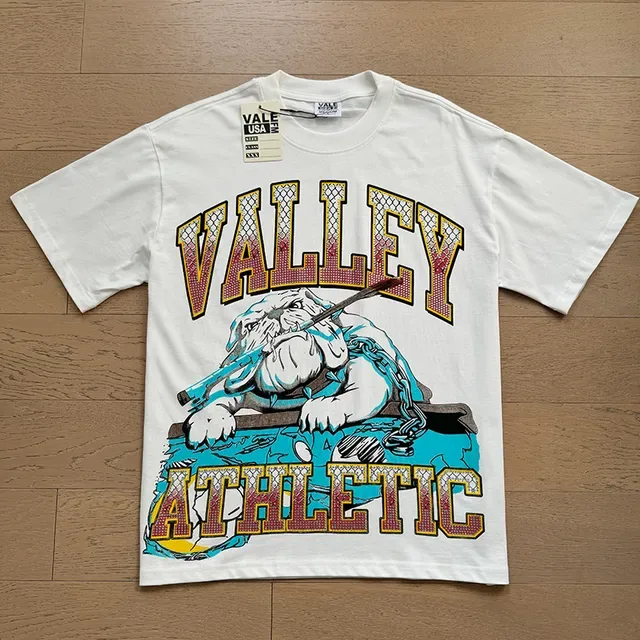 تي شيرت أبيض بطباعة جرافيك Vale Forever Valley Athletic 3