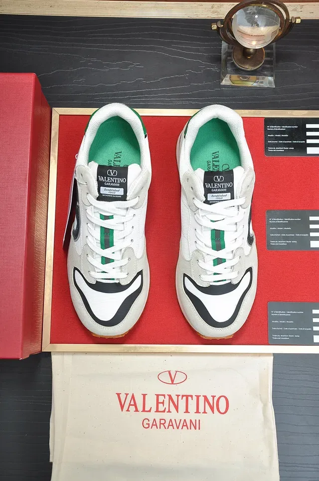Valentino Beige Noir Retro Runner Silhouette Daim et Maille Supérieure Lifestyle Sneakers 2