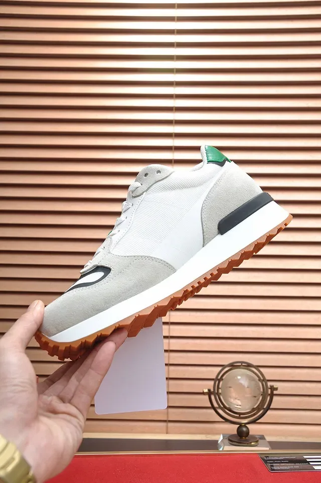 Valentino Beige Noir Retro Runner Silhouette Daim et Maille Supérieure Lifestyle Sneakers 5