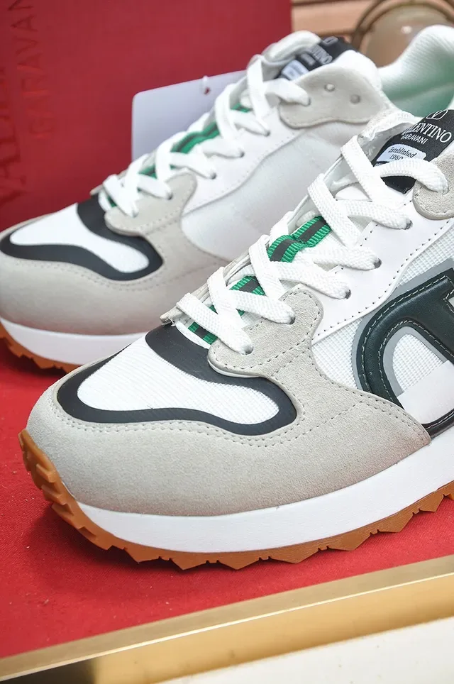 Valentino Beige Noir Retro Runner Silhouette Daim et Maille Supérieure Lifestyle Sneakers 8