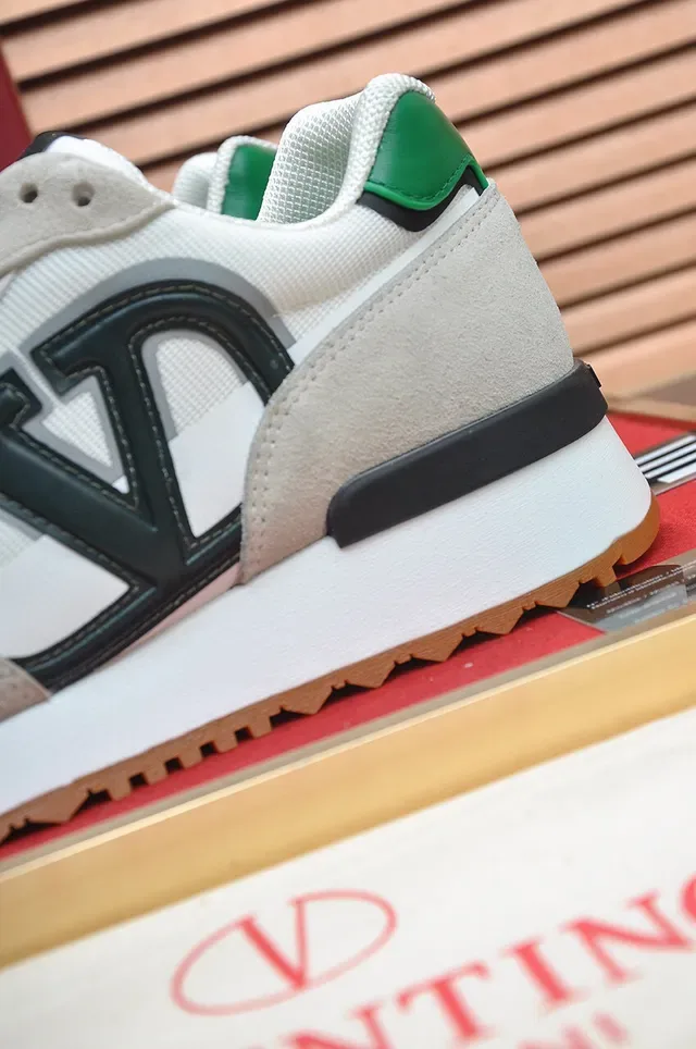 Valentino Beige Noir Retro Runner Silhouette Daim et Maille Supérieure Lifestyle Sneakers 9