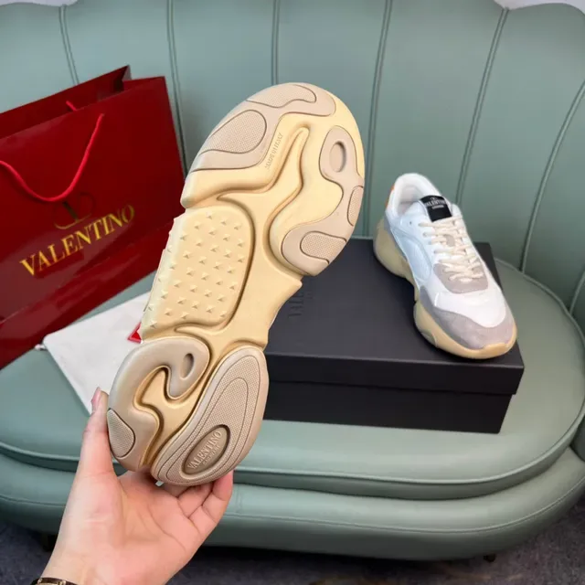 Valentino Bege Tênis Chunky Sola Branca Malha e Camurça 2