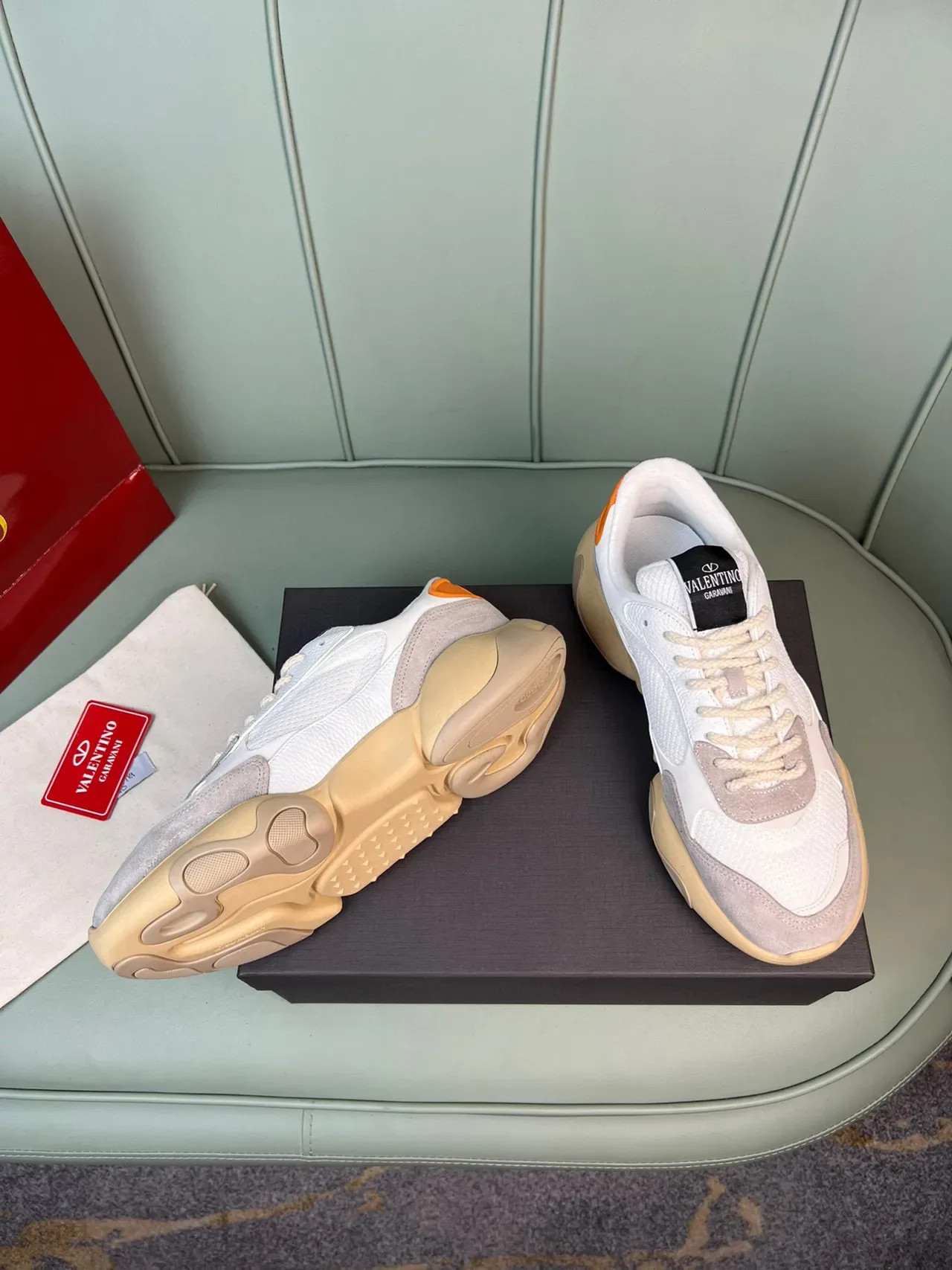 Valentino Bege Tênis Chunky Sola Branca Malha e Camurça 7