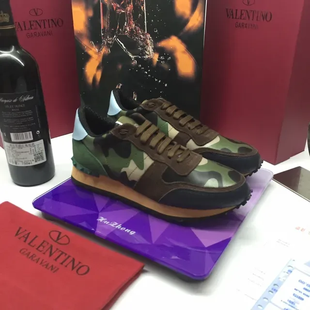 Valentino Zapatillas Lifestyle con impresión de camuflaje, material mixto y punta baja 3