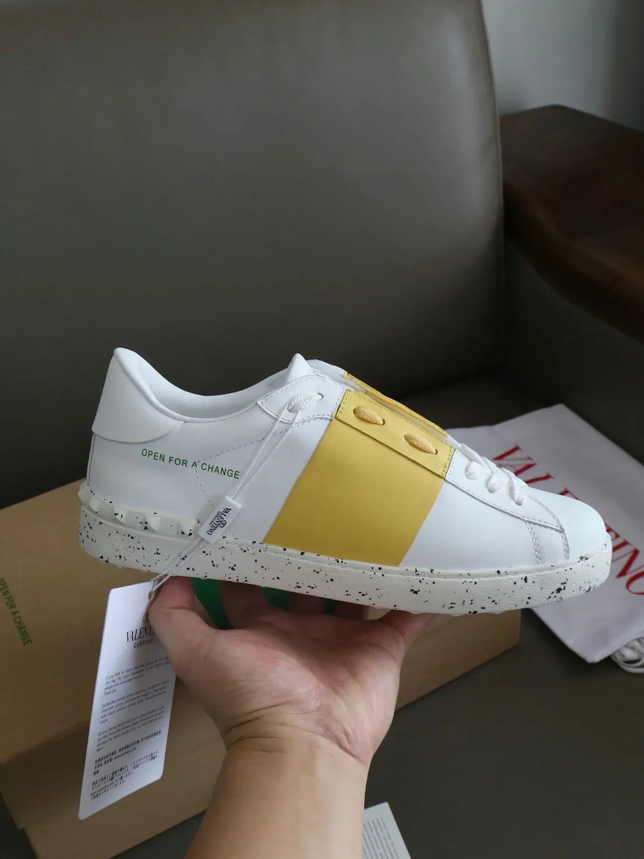 Valentino Open Sneakers Lifestyle Blanc et Jaune Color-Block 2
