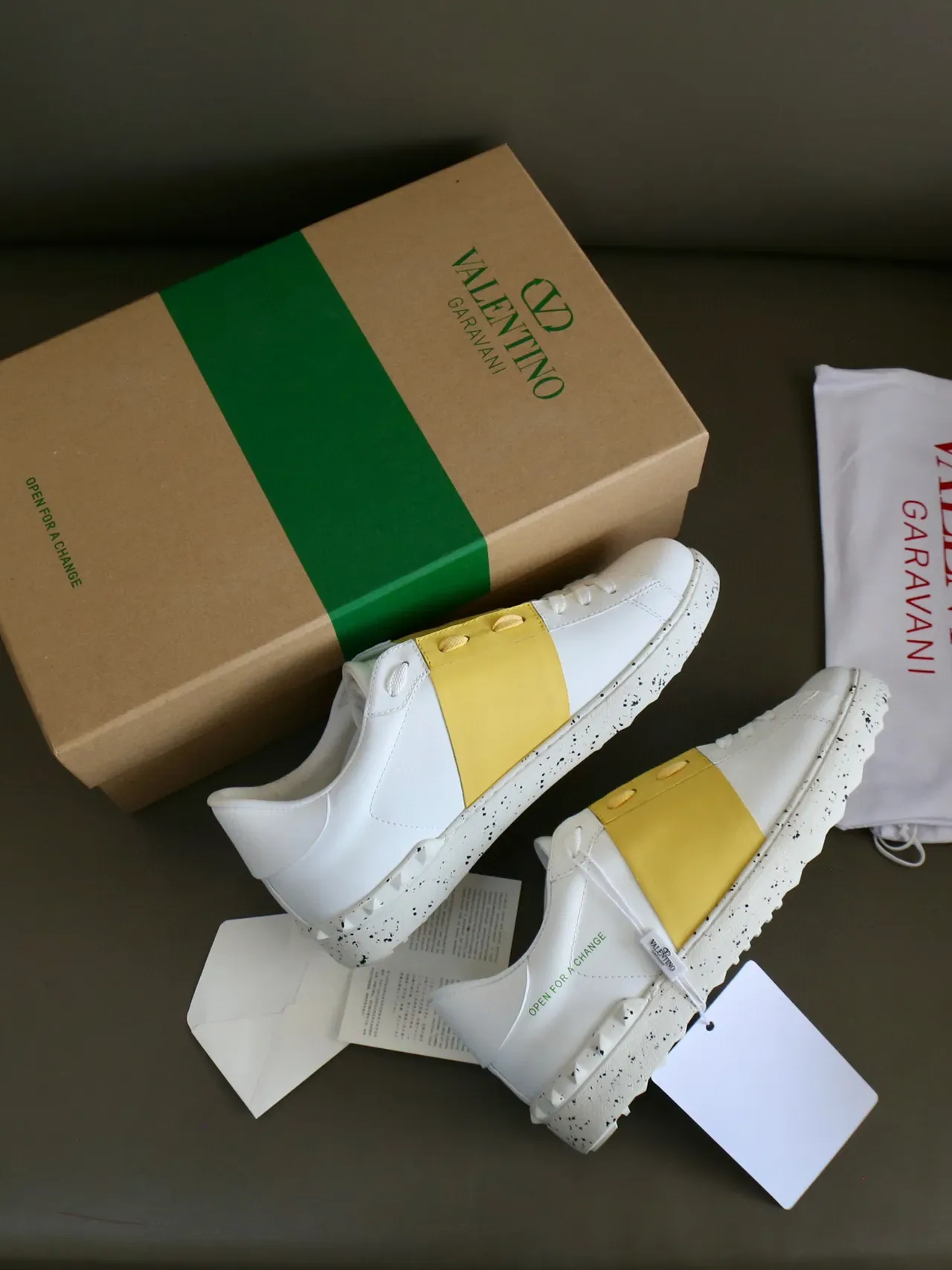 Valentino Open Sneakers Lifestyle Blanc et Jaune Color-Block 4