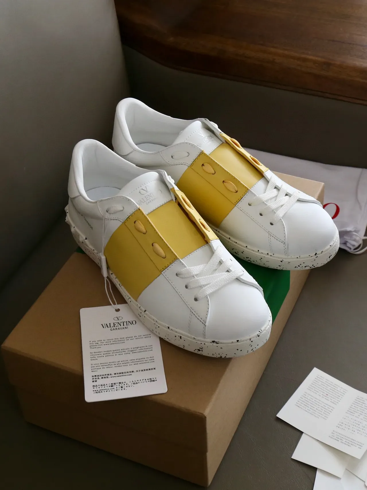 Valentino Open Sneakers Lifestyle Blanc et Jaune Color-Block 7