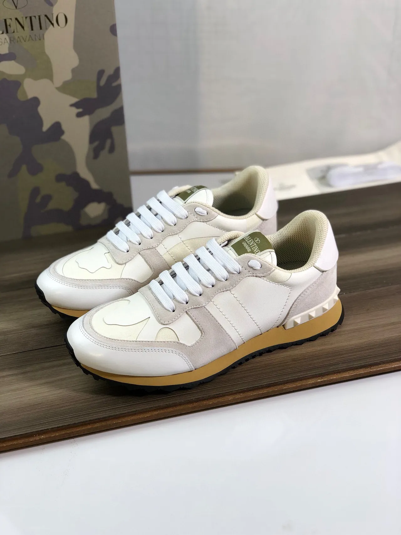 Valentino Rockstud Beige Gold Mixed-Material Upper Pyramid Stud Heel Lifestyle Sneakers 8