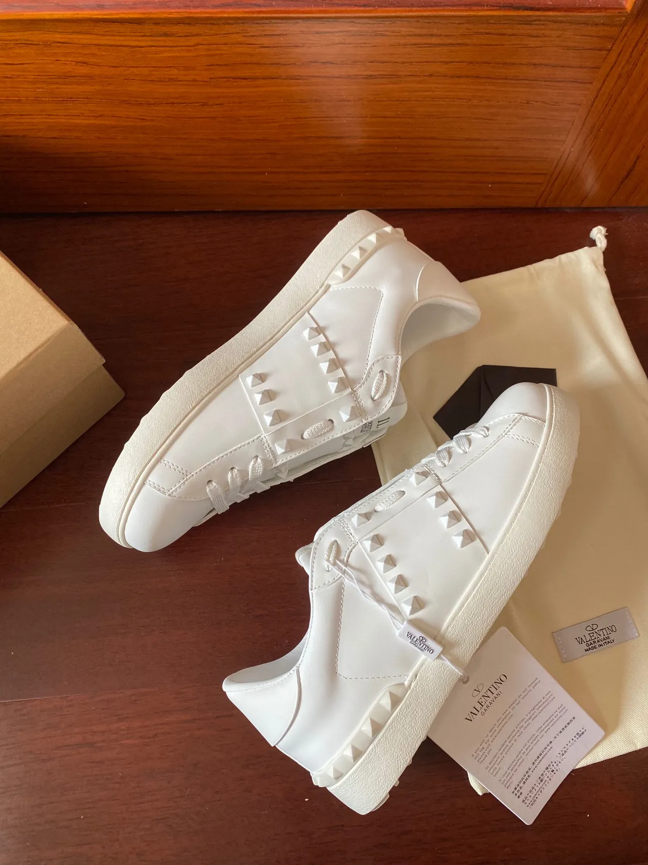 Valentino Rockstud White Leather Pyramid Stud Lifestyle Sneakers 8
