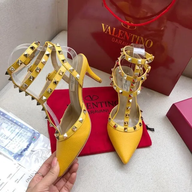 Valentino Rockstud Yellow Leather Pyramid Stud Stilettos 4