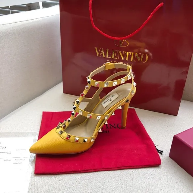 Valentino Rockstud Yellow Leather Pyramid Stud Stilettos 5