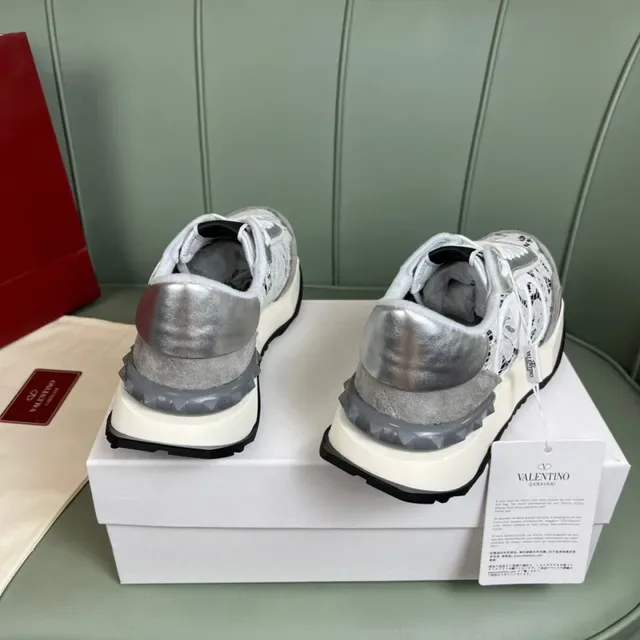 Valentino Argent Noir Maille avec Motif de Dentelle Supérieur Oversized Logo Blanc V Sneakers Lifestyle 3