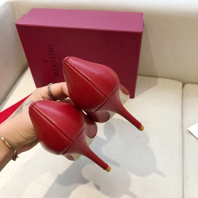 Valentino VLOGO Pump Red Gold Pointed-Toe Stiletto Heel Pump 5