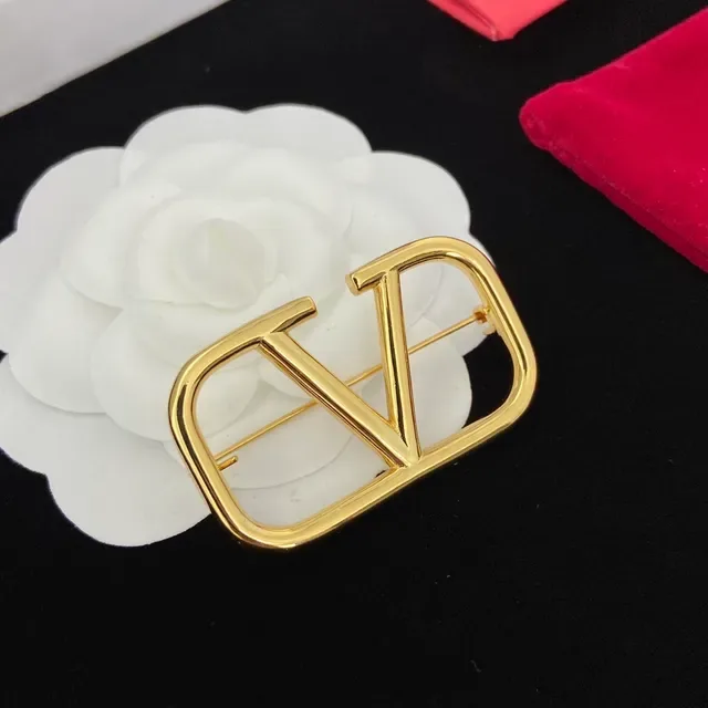 Broches Valentino VLTN Logo Cristal Doré 4