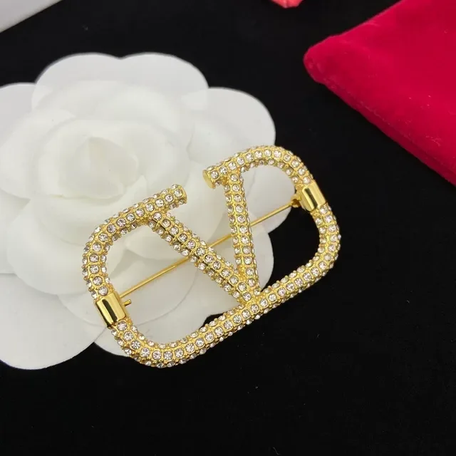 Broches Valentino VLTN Logo Cristal Doré 7