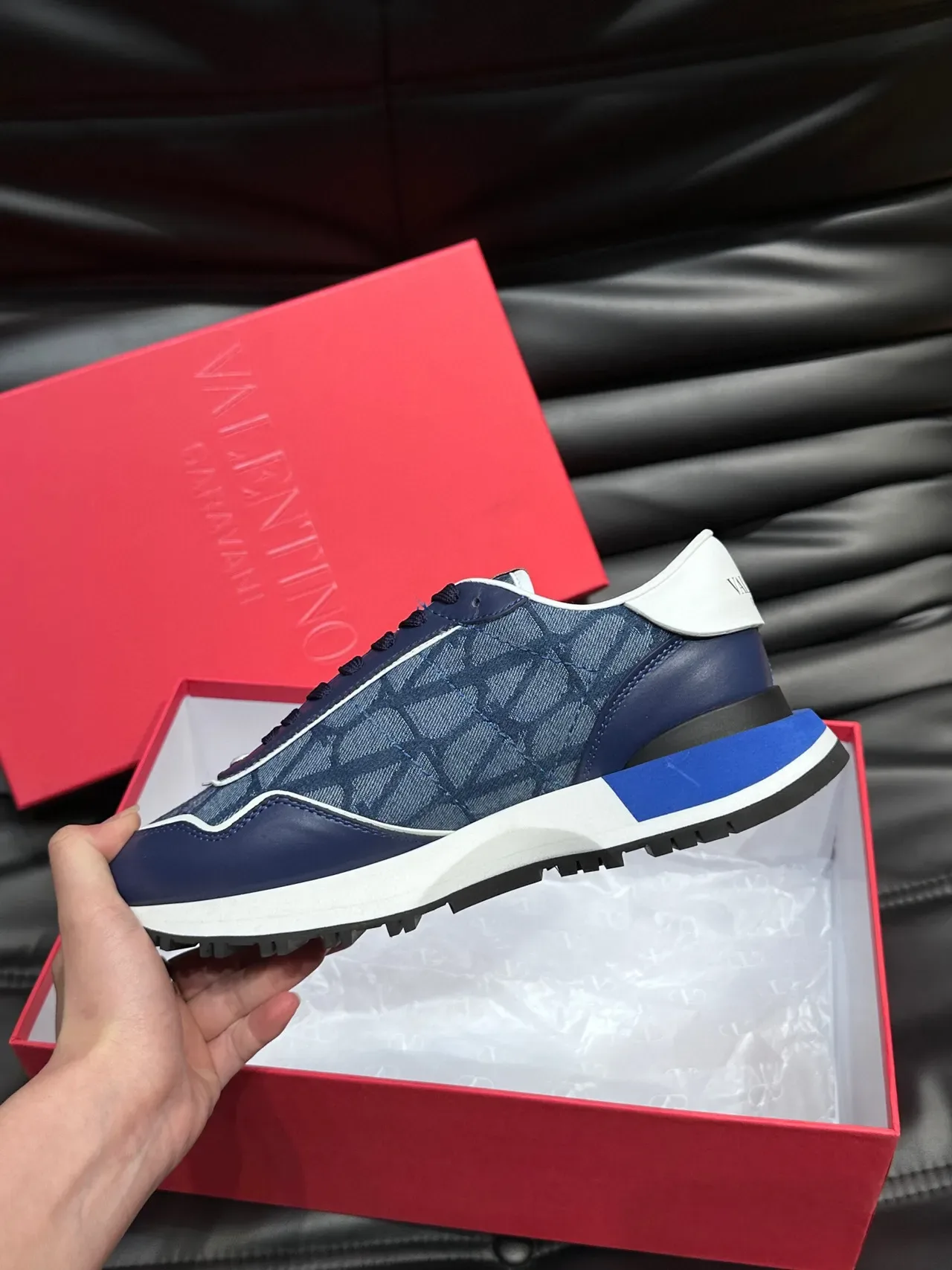 Valentino VLTN Runner Chaussures Lifestyle Bleu Marine Texturées en Denim 6