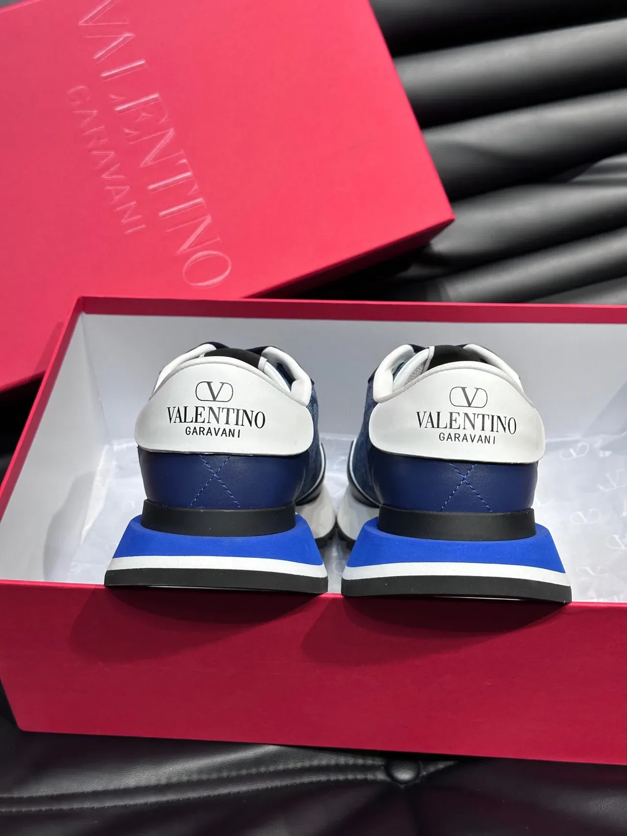 Valentino VLTN Runner Chaussures Lifestyle Bleu Marine Texturées en Denim 7