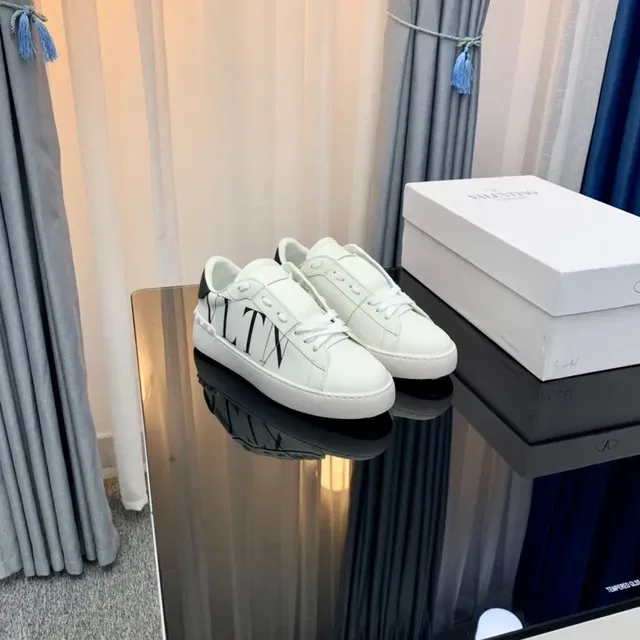 Valentino VLTN Tênis Lifestyle com Logo Branco 4